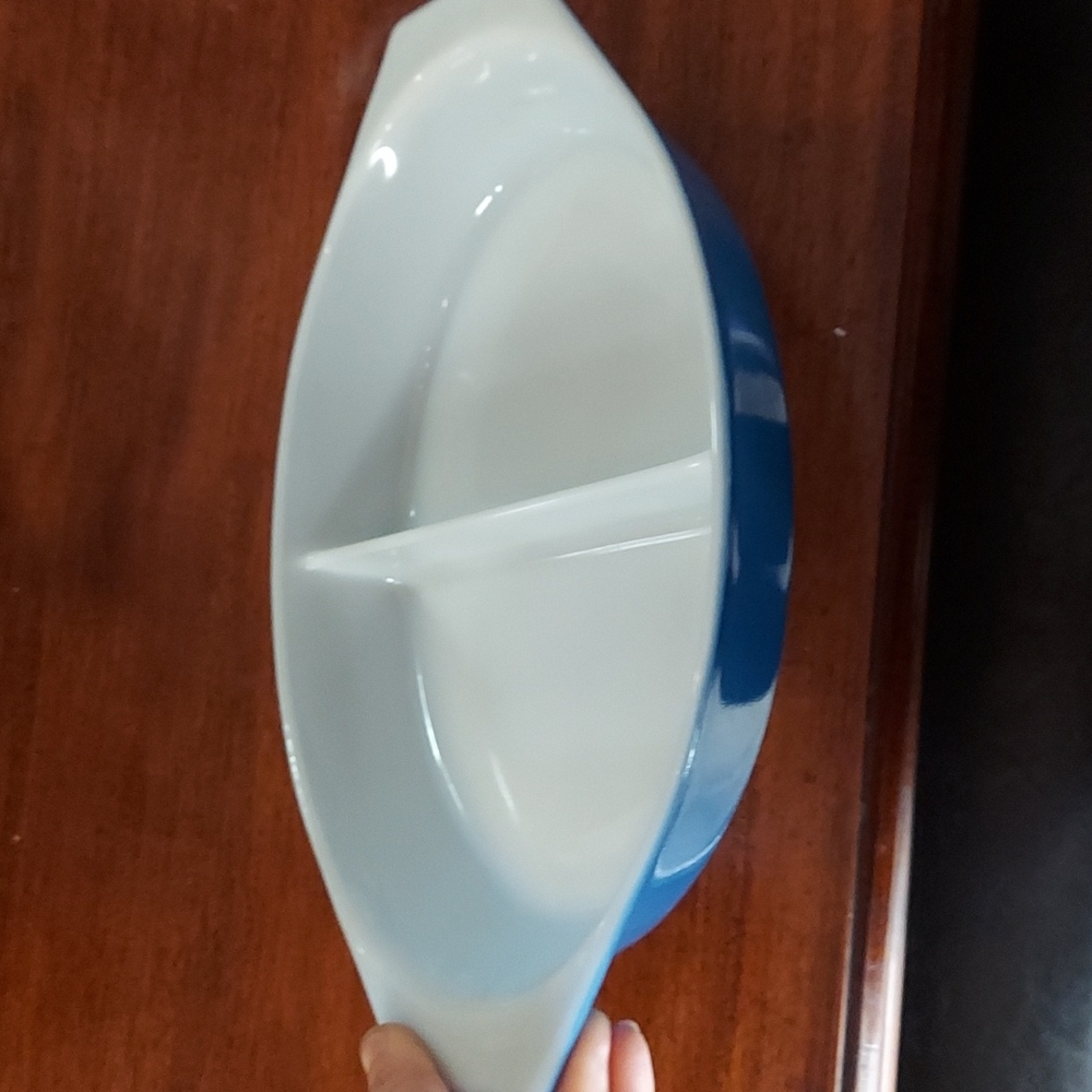 Pyrex split casserole dish